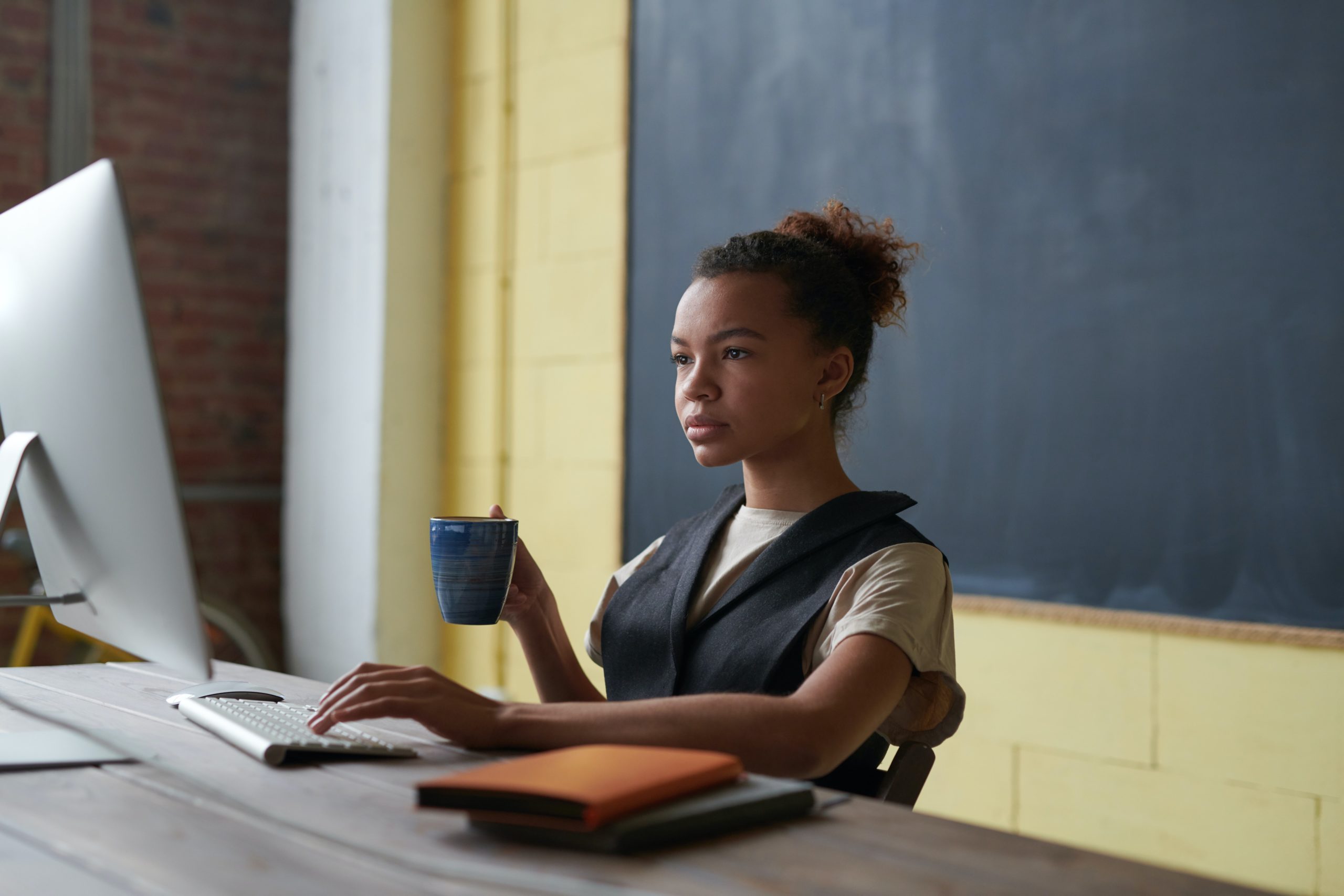 Wertvolle digitale Angebote für Schulen - bit media education solutions