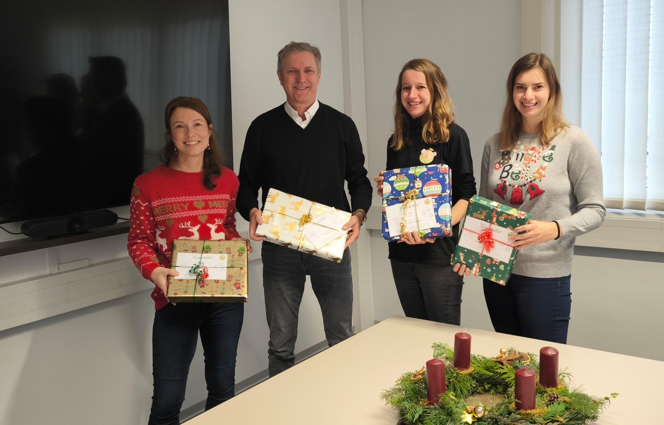 Gemeinnütziges Weihnachten bei bit media education solutions GmbH